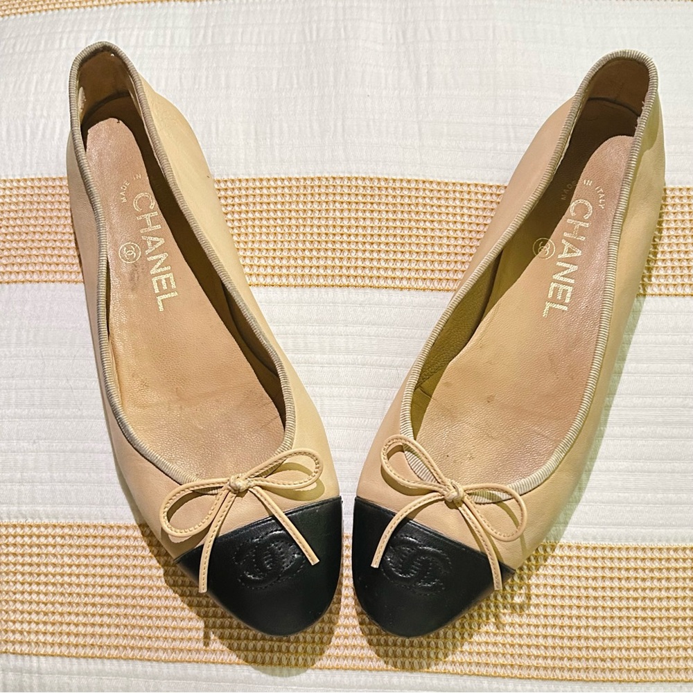 CHANEL AUTHENTIC CC BALLET FLATS